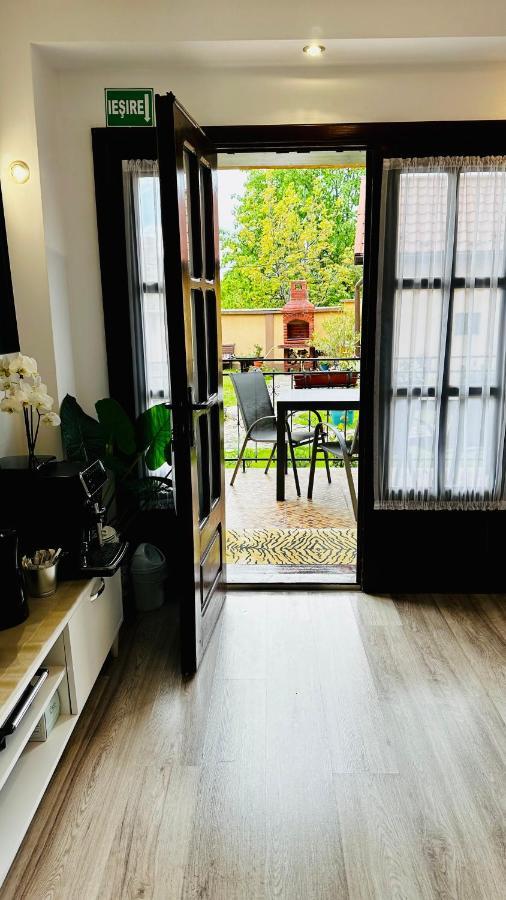 Апартаменты Leto House Тыргу-Жиу Экстерьер фото