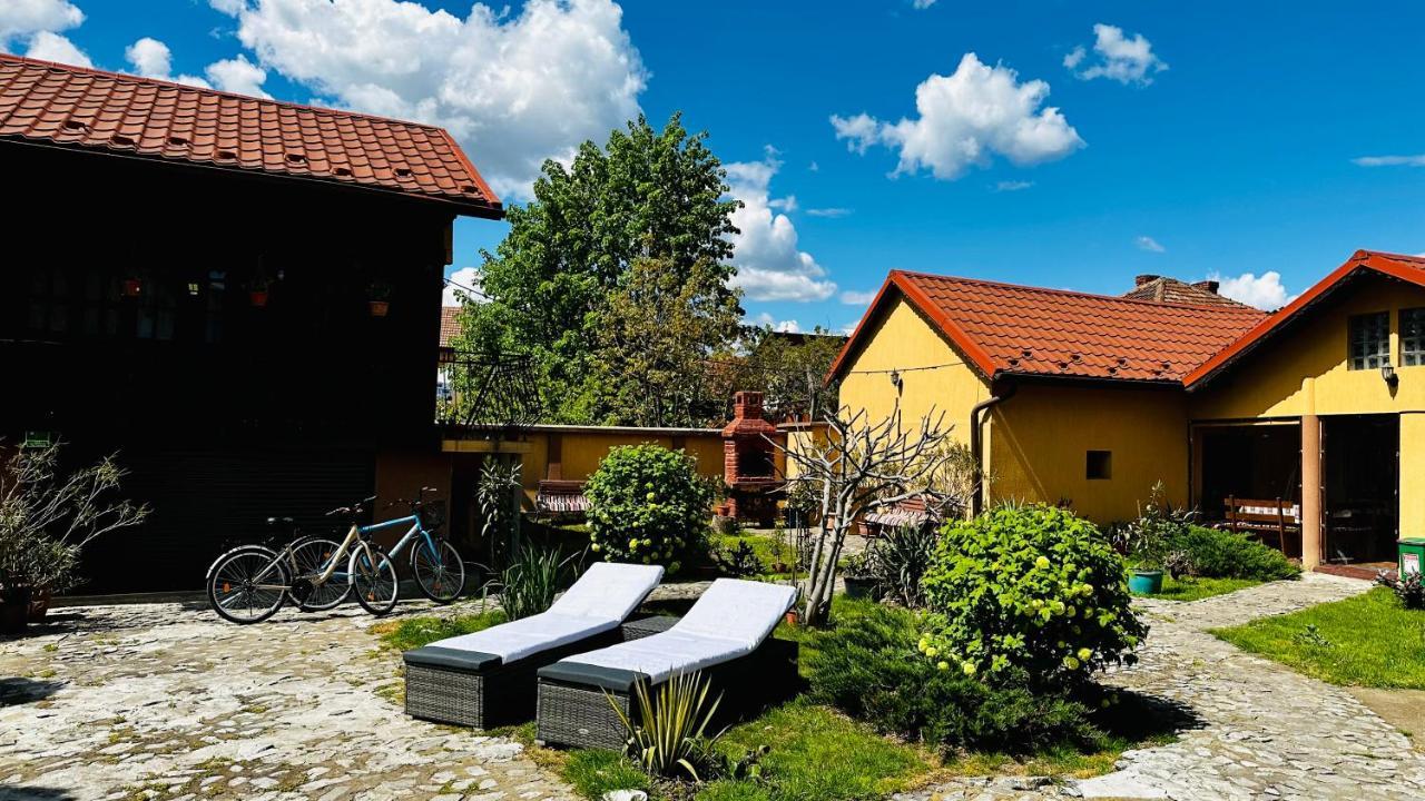 Апартаменты Leto House Тыргу-Жиу Экстерьер фото